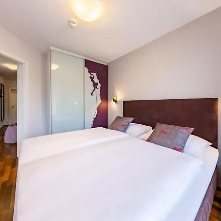 Der Sonnberg Alpinlodges - Apartments Mit Seeblick, Privater Sauna Und Self Check-In Zell am See Exterior photo