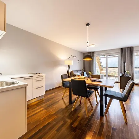 Der Sonnberg Alpinlodges - Apartments Mit Seeblick, Privater Sauna Und Self Check-In Zell am See Exterior photo