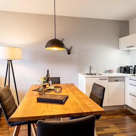 Der Sonnberg Alpinlodges - Apartments Mit Seeblick, Privater Sauna Und Self Check-In Zell am See Exterior photo