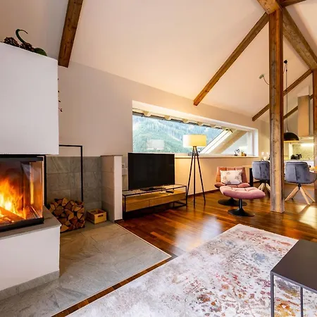 Der Sonnberg Alpinlodges - Apartments Mit Seeblick, Privater Sauna Und Self Check-In Zell am See Exterior photo