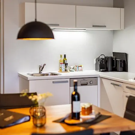 Der Sonnberg Alpinlodges - Apartments Mit Seeblick, Privater Sauna Und Self Check-In Zell am See Exterior photo