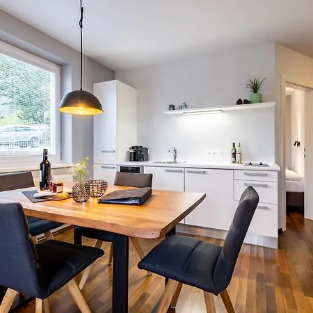 Der Sonnberg Alpinlodges - Apartments Mit Seeblick, Privater Sauna Und Self Check-In Zell am See Exterior photo