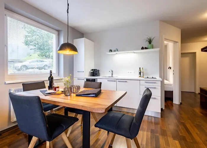 Der Sonnberg Alpinlodges - Apartments Mit Seeblick, Privater Sauna Und Self Check-In