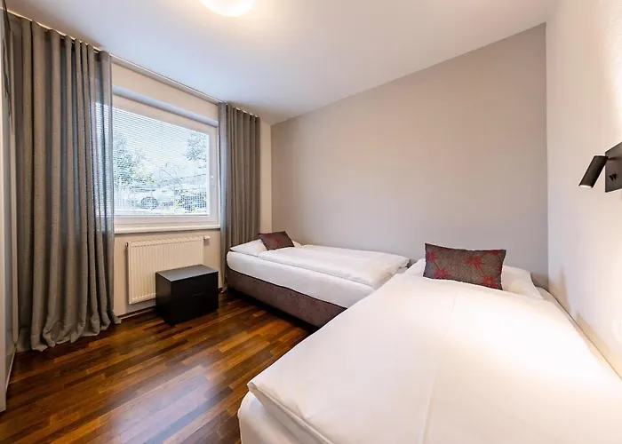 Der Sonnberg Alpinlodges - Apartments Mit Seeblick, Privater Sauna Und Self Check-In