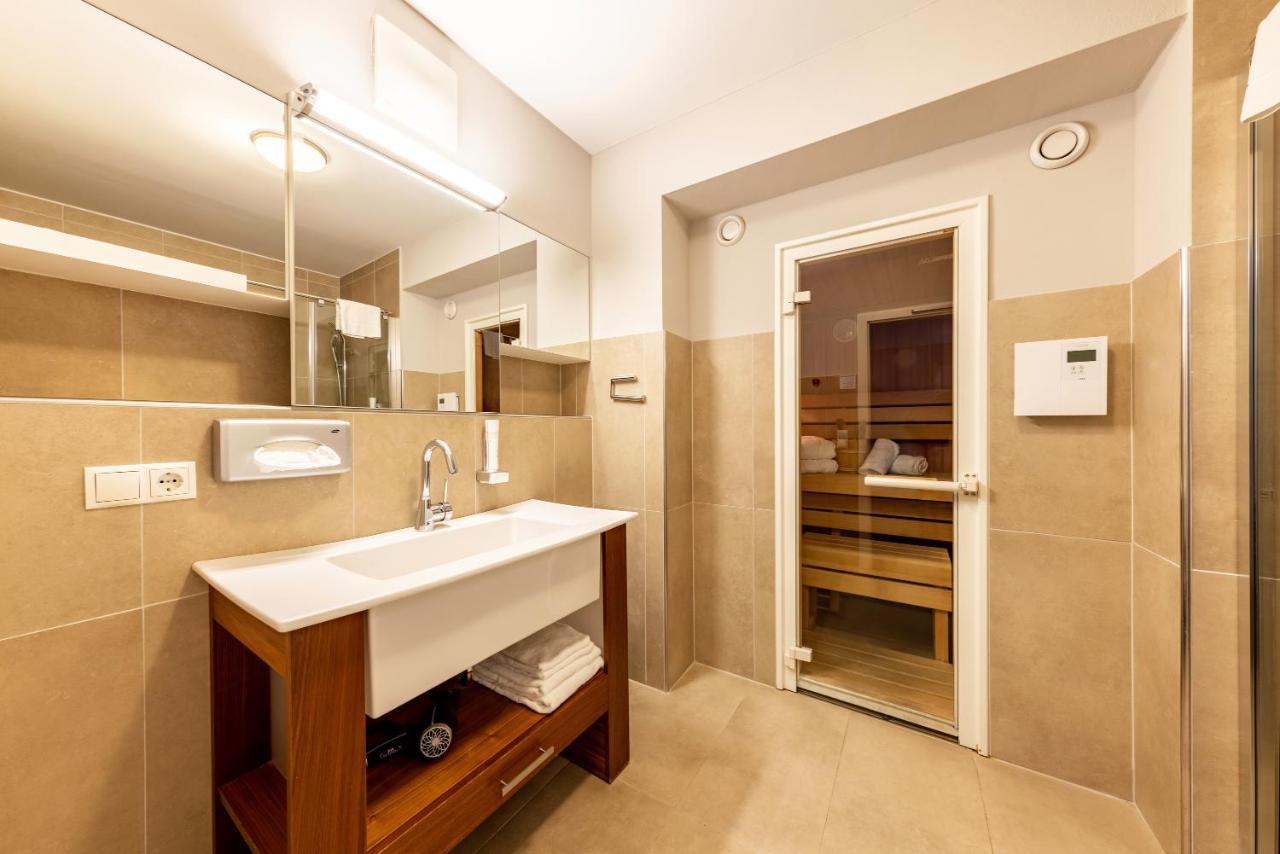 Der Sonnberg Alpinlodges - Mit Seeblick, Privater Sauna Und Self Check-in *